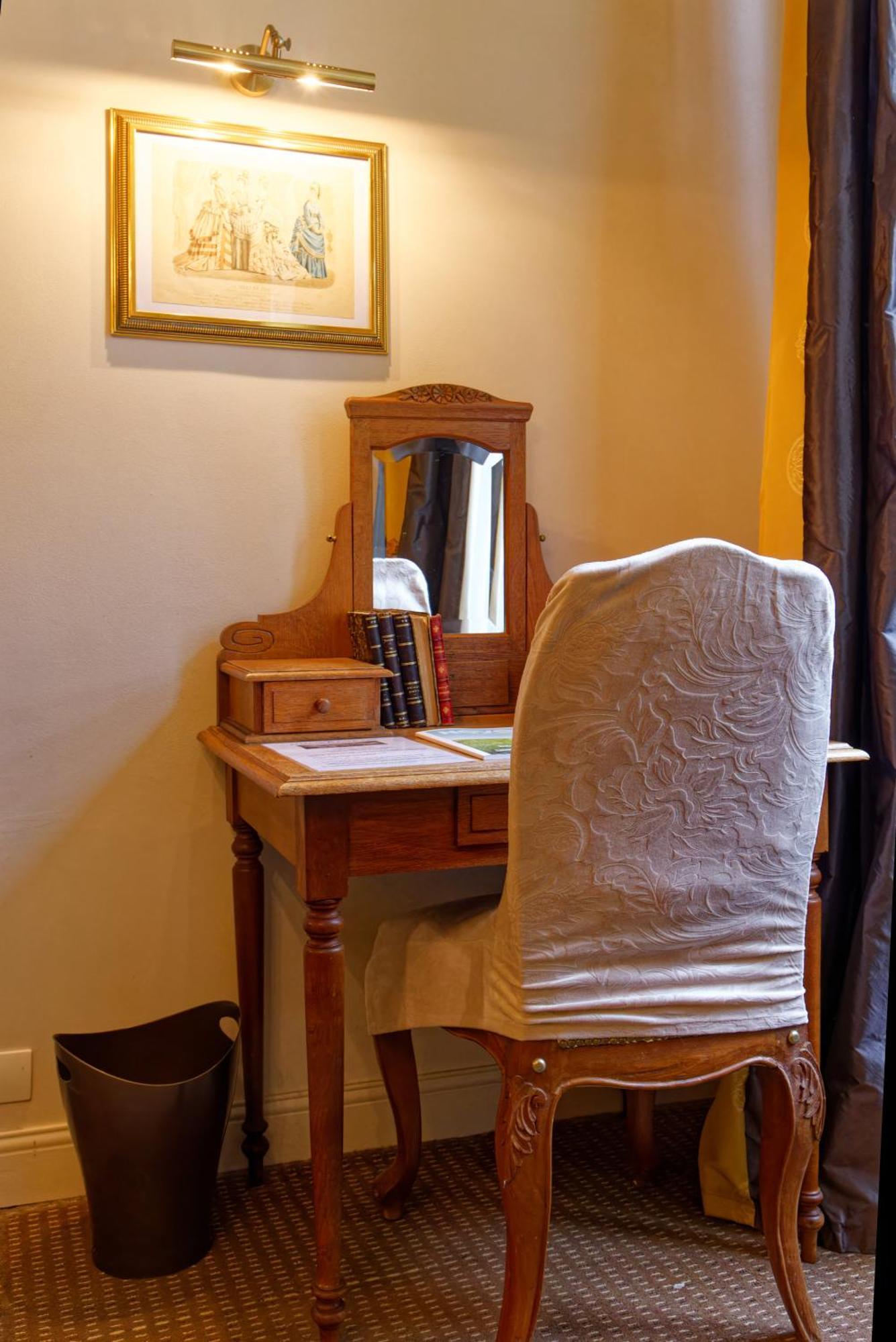 Chateau Du Four De Vaux Bed & Breakfast Varennes-Vauzelles